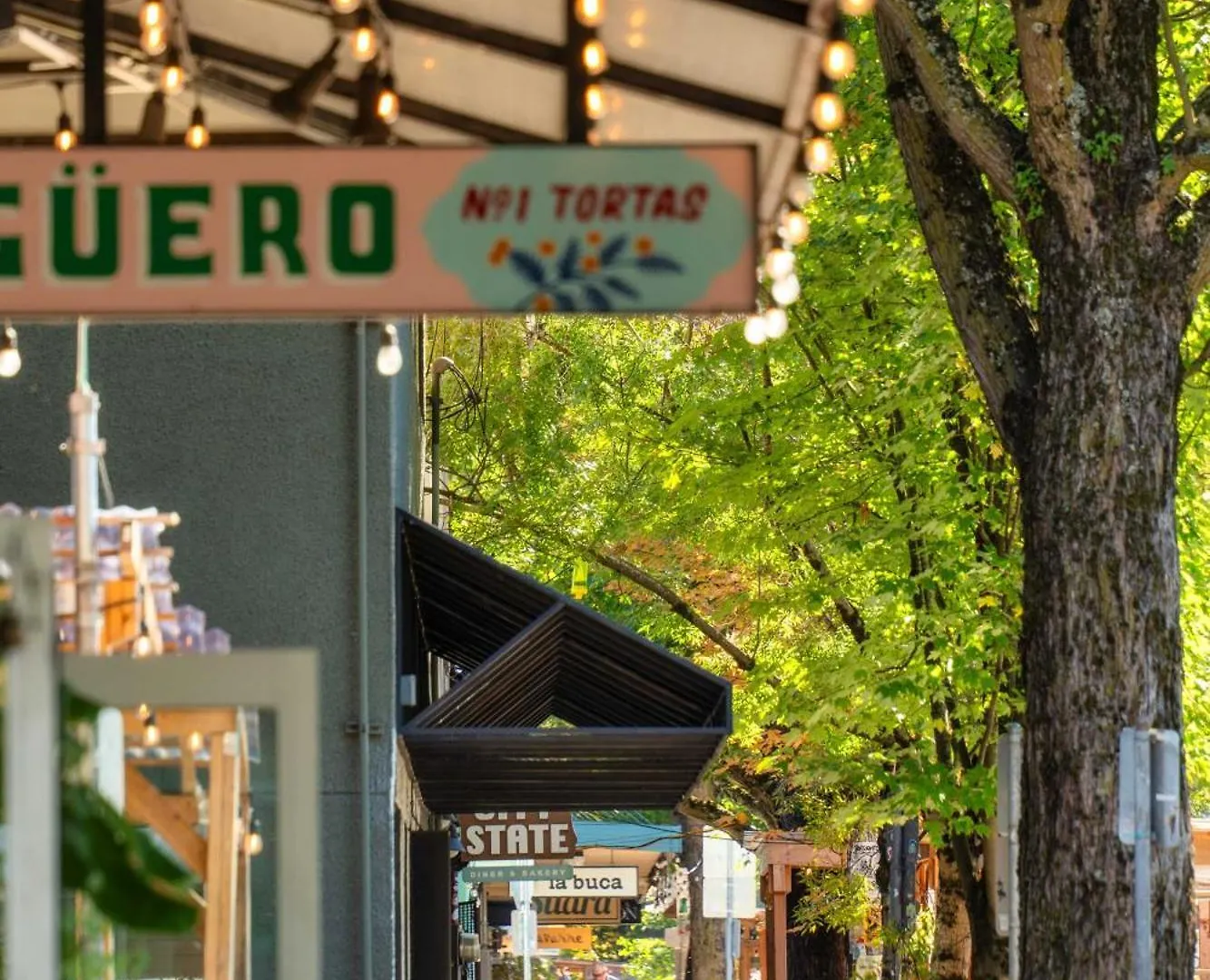 Stay Portland - Well-Preserved Quintessential 1922 Craftsman Apartment